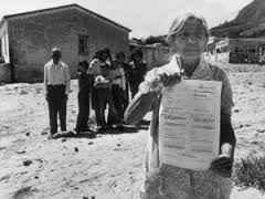 Cape Argus Elderly District Six resident Isabel Hutton holds her 1978 eviction order from the then Department of Community Development.